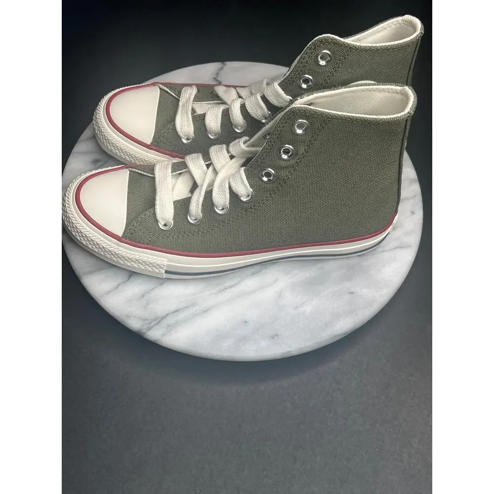 New Converse chuck Taylor All star high Converse size 6 A12480F New without box
